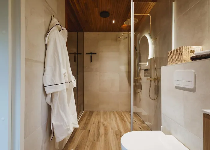 Snowbird Levi, Arctic Nook