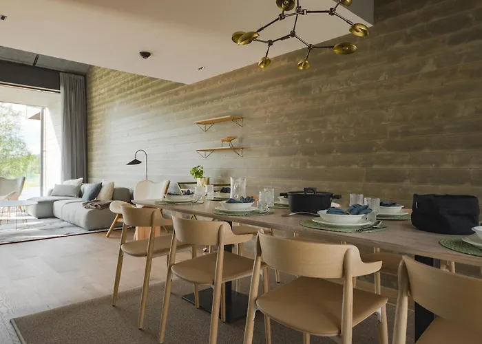 Snowbird Levi, Arctic Nook *