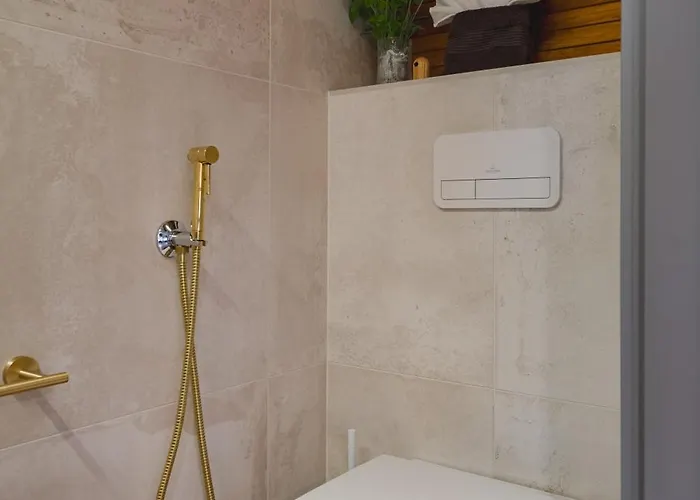 Snowbird Levi, Arctic Nook